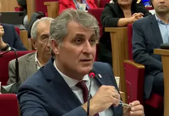 YENİ Partili Kaynarca’dan Tugay’a mecliste boş kağıtlı istifa çağrısı