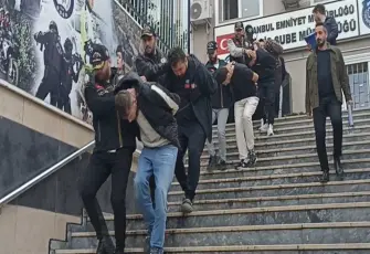 Almanya’da 4 milyon avroluk vurgun yapan kırmızı bültenli rapçi İstanbul’da yakalandı: Estetikle yüzünü değiştirecekti