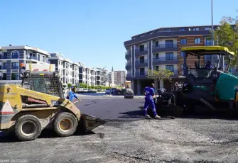 Bergama’dan Foça’ya yol yenileme çalışmaları sürüyor