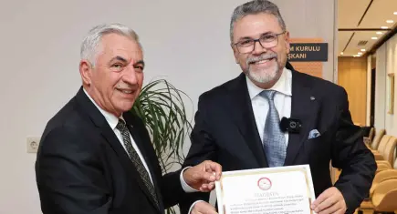 EBSO Başkanı Mustafa Karabağlı mazbatasını alarak göreve başladı