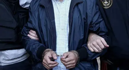 İzmir merkezli tefecilik operasyonunda 14 şüpheliden 11’i tutuklandı