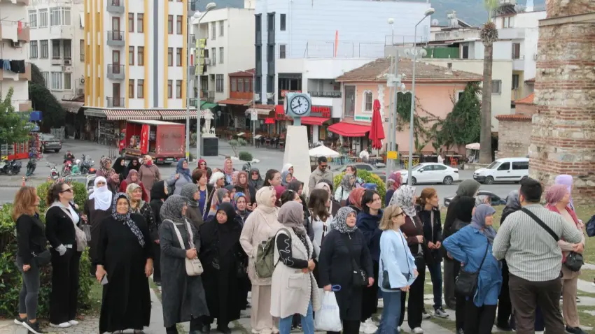 Manisalı kadınlar Efes Selçuk’un 8 bin 600 yıllık tarihini keşfetti haberinin görseli