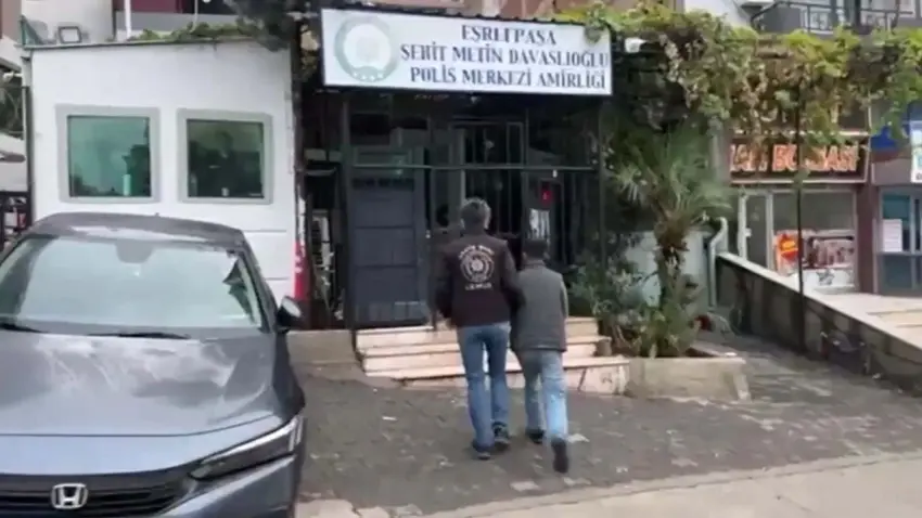 İzmir’de 74 adrese eş zamanlı operasyon: 164 gözaltı - Fotoğraf 1