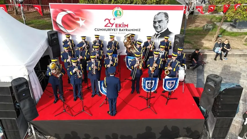 İzmir’de Cumhuriyet coşkusu başlıyor: 14 gün boyunca etkinlikler düzenlenecek - Fotoğraf 2