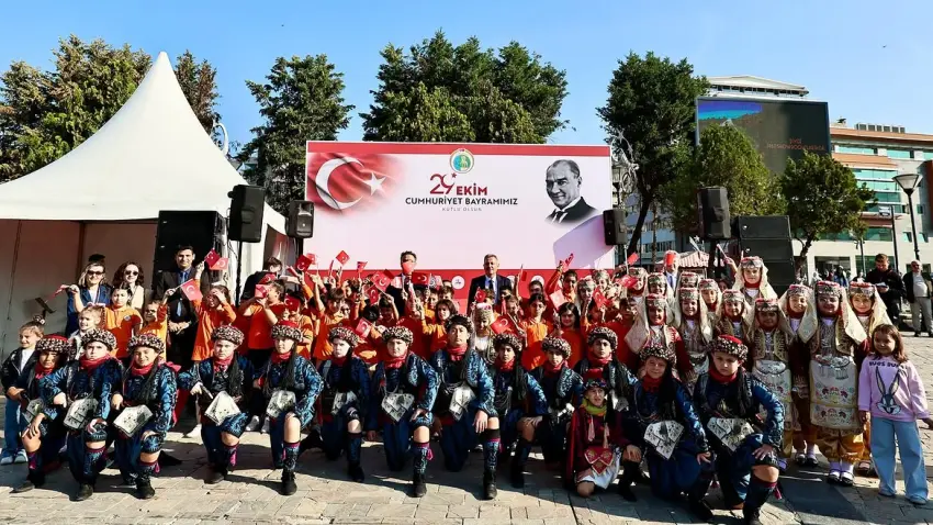 İzmir’de Cumhuriyet coşkusu başlıyor: 14 gün boyunca etkinlikler düzenlenecek - Fotoğraf 3