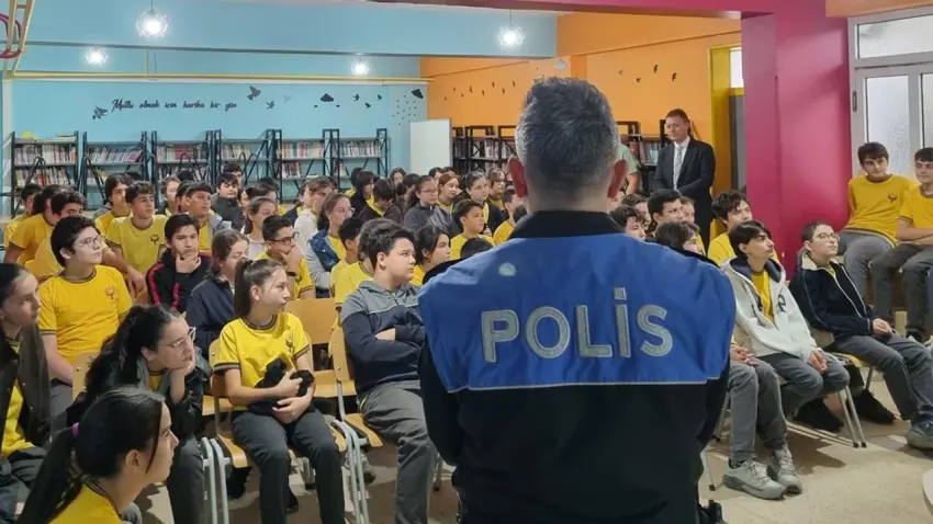 Ödemiş’te öğrencilere siber zorbalık ve güvenli internet eğitimi - Fotoğraf 1