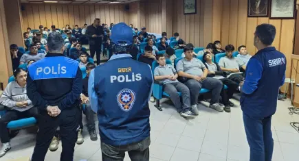 Ödemiş’te öğrencilere siber zorbalık ve güvenli internet eğitimi