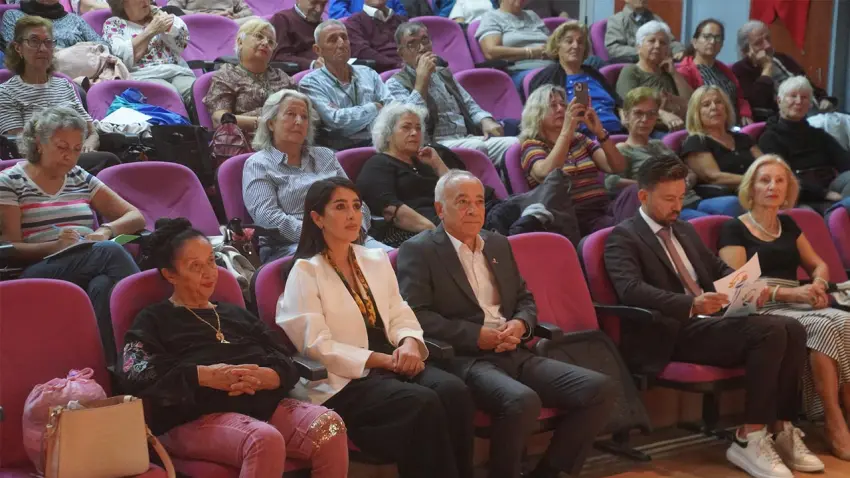 Seferihisar’da 3. Yaş Üniversitesi’nde yeni dönem başladı haberinin görseli