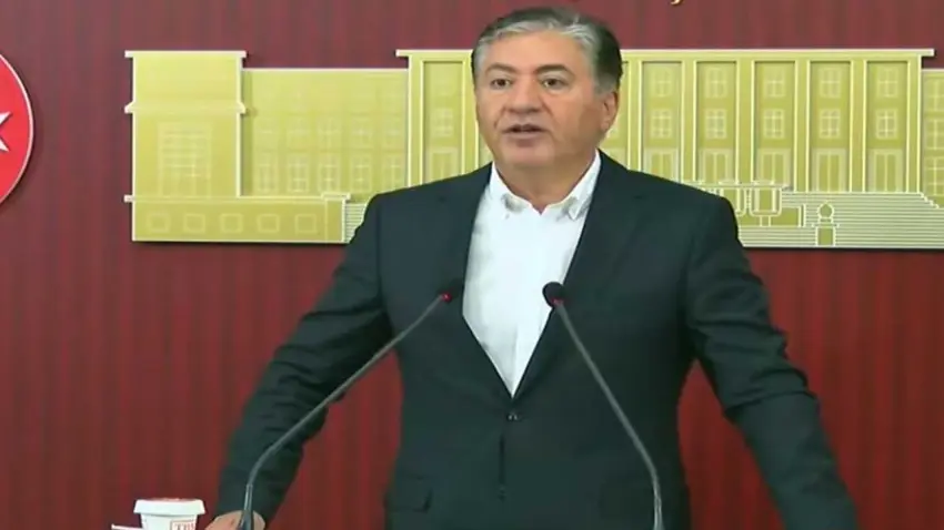 Yeni Parti’den Mehmet Uçum’un seçim açıklamasına tepki: Sandığı hemen istiyoruz haberinin görseli
