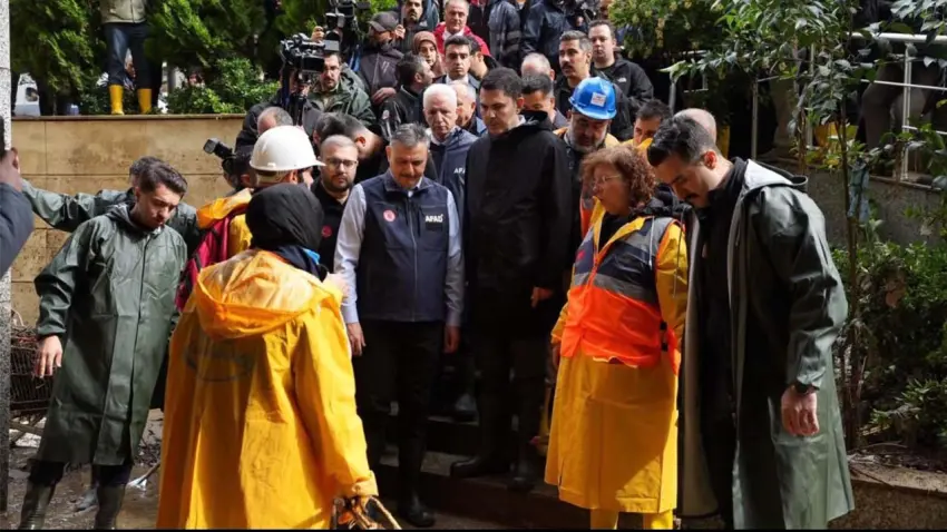 AFAD açıkladı: Şiddetli yağışlara müdahale için binlerce personel ve araç sahada haberinin görseli