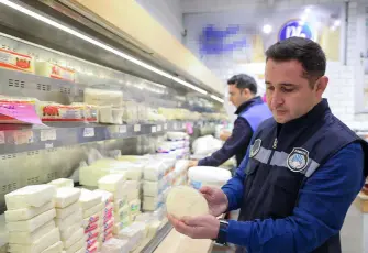 Buca’da şarküteriye denetim: 109,5 kilo tarihi geçmiş ürün ele geçirildi