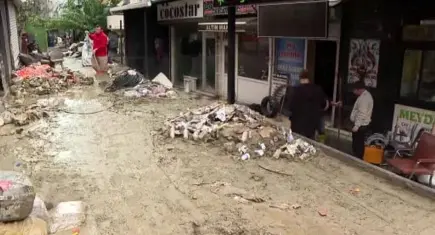 İstanbul’da selden etkilenen esnafa 80 milyon TL destek!