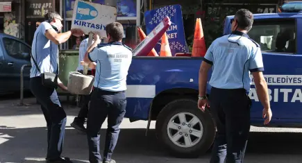 Konak’ta yol ve kaldırım işgallerine geçit yok
