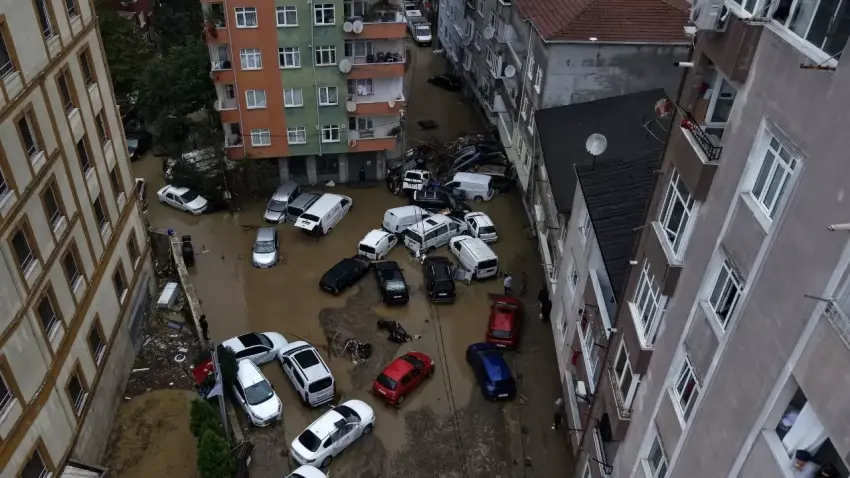 Uzmanlardan İzmir için sağanak uyarısı: Hiçbir büyükşehir hazır değil - Fotoğraf 1