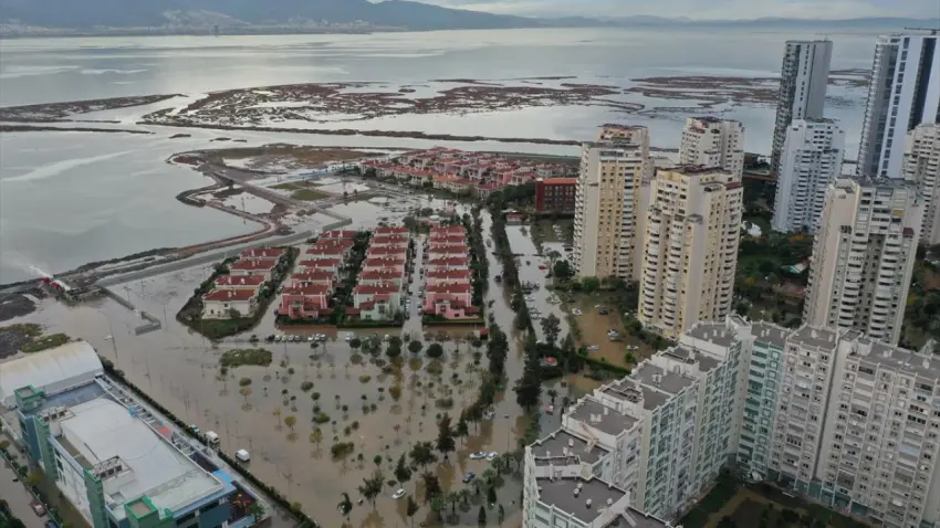 Uzmanlardan İzmir için sağanak uyarısı: Hiçbir büyükşehir hazır değil - Fotoğraf 3