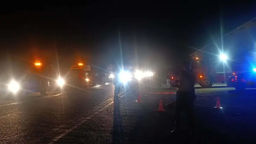 İzmir’de minibüs yayalara çarptı: 2 ölü, 2 yaralı - Fotoğraf 1