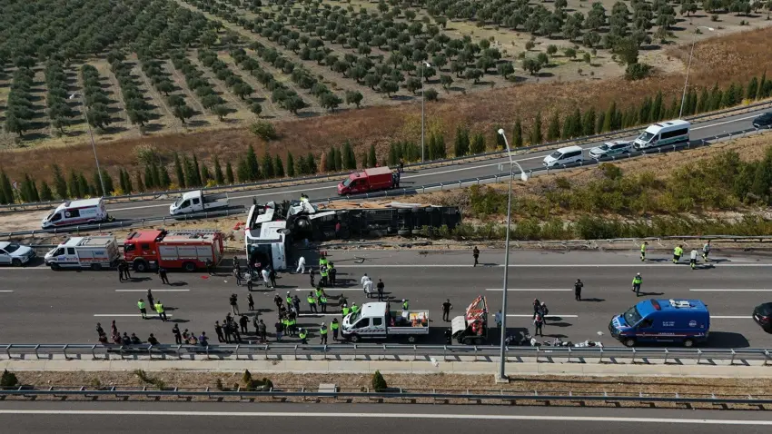 Manisa’daki feci kazada can kaybı 12’ye yükseldi - Fotoğraf 2
