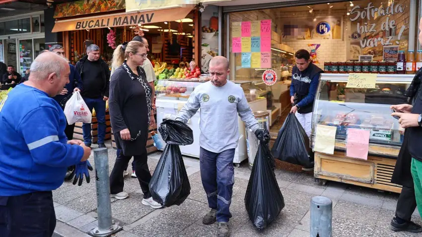 Buca’da şarküteriye denetim: 109,5 kilo tarihi geçmiş ürün ele geçirildi - Fotoğraf 2
