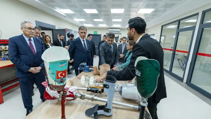 Başkan Tugay, Gaziantep’te sosyal belediyecilik hizmetlerini inceledi - Fotoğraf 1