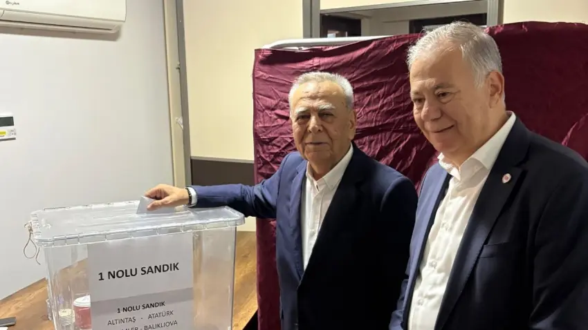Aziz Kocaoğlu oyunu Urla’da kullandı: “Söz ve karar üyelerde” haberinin görseli