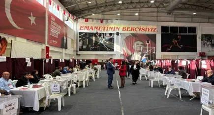 İzmir Barosu'nda yeni dönem: Serhat Sökmen yeni başkan oldu