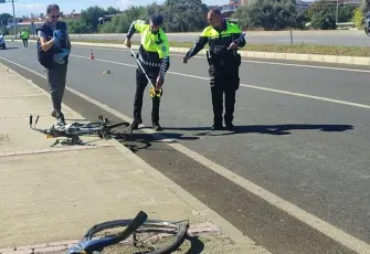 İzmir’de feci kaza: Pikabın çarptığı bisikletli hayatını kaybetti