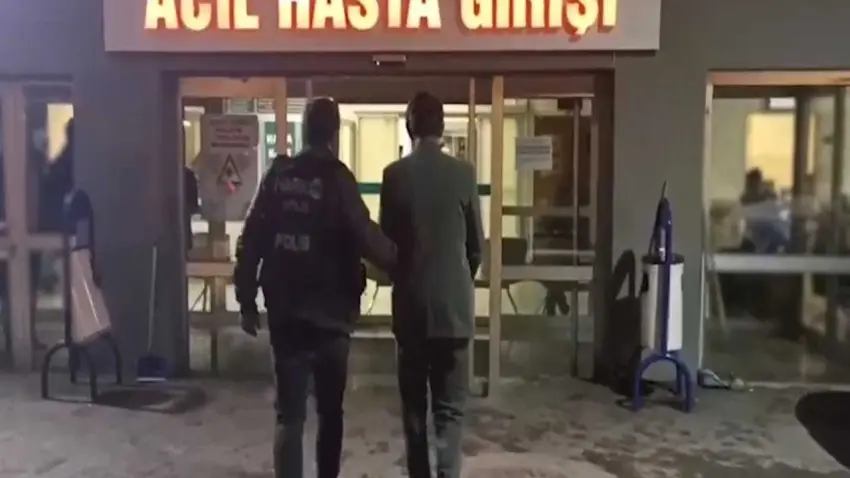 Midesinden zehir çıktı: Yabancı uyruklu kişinin mide ve bağırsaklarında uyuşturucu tespit edildi