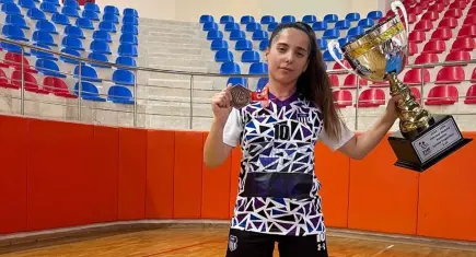 Sahra Nur Akyıl başarılarıyla örnek oluyor: İşte, sporda ve sanatta engel tanımıyor