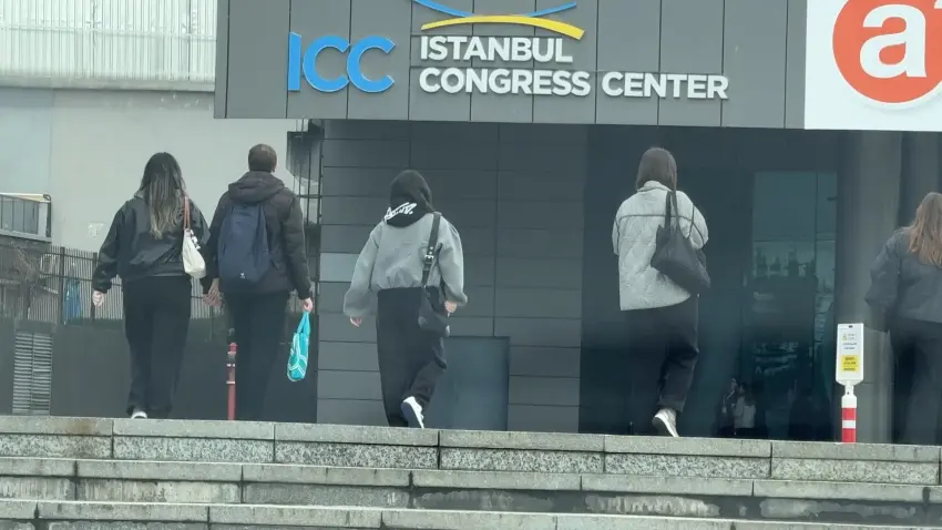 Şişli’de şüpheli olay: Konserde fenalaşan 3 kişiden 1’i hayatını kaybetti haberinin görseli