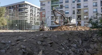 Bornova’ya nefes aldıracak proje: Atıl arazi otoparka dönüşüyor