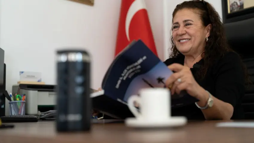 Büyükşehir’den İzmirli muhtarlara özel hediye seti - Fotoğraf 2