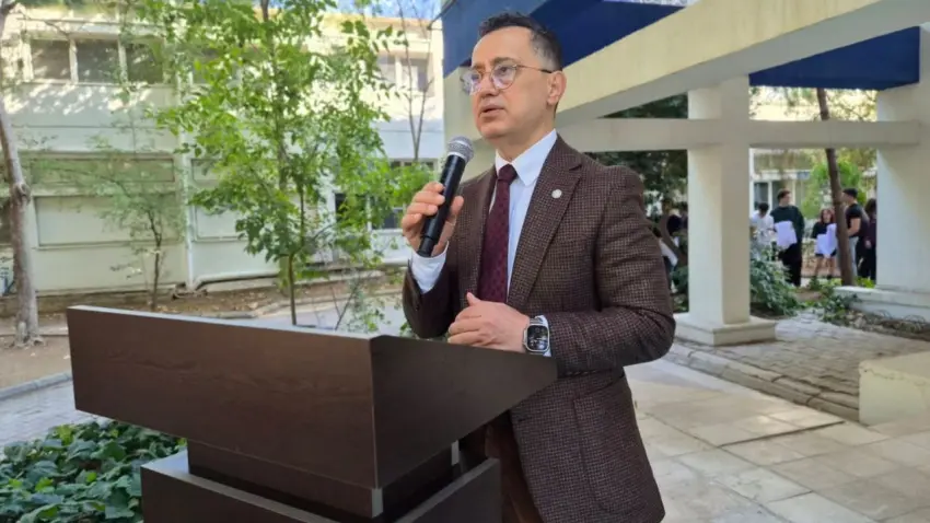 Ege Üniversitesi Eczacılık Fakültesi öğrencileri beyaz önlüklerini giydi - Fotoğraf 1