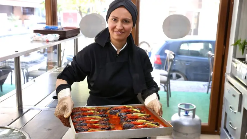 Buca’da aşçılık kursuna katıldı, kendi lokantasını açtı - Fotoğraf 1