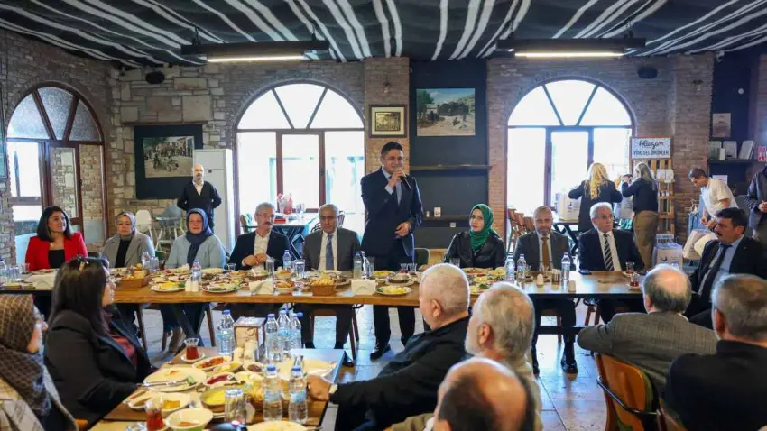 Aliağa’da Muhtarlar Günü kutlandı: Aliağa ve Şalpazarı muhtarları buluştu - Fotoğraf 3