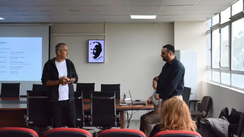 Ege Üniversitesi’nde lisansüstü eğitimin sanayiye katkısı konuşuldu - Fotoğraf 1
