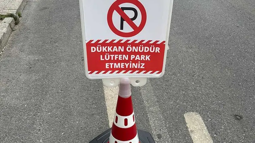 Otoparkta duba ve sandalyeyle yer ayıranlara kötü haber: Hukuki sorumluluğu var! haberinin görseli