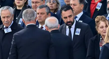 TBMM’de dikkat çeken karşılaşma: Özel ve Kılıçdaroğlu yan yana geldi, konuşmadı