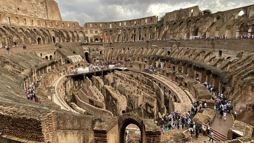 Troya Müzesi eserleri Kolezyum'da sergilendi: 2 milyondan fazla ziyaretçi Roma’nın köklerini öğrendi haberinin görseli