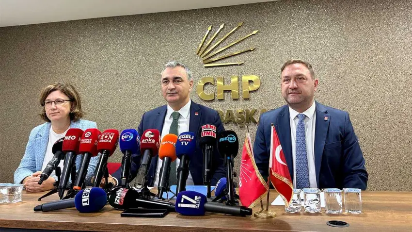Tugay’ın geçişine Sarı’dan sert eleştiri: Altınızı ne kadar ıslattınız ki AK Parti’ye geçtiniz? haberinin görseli