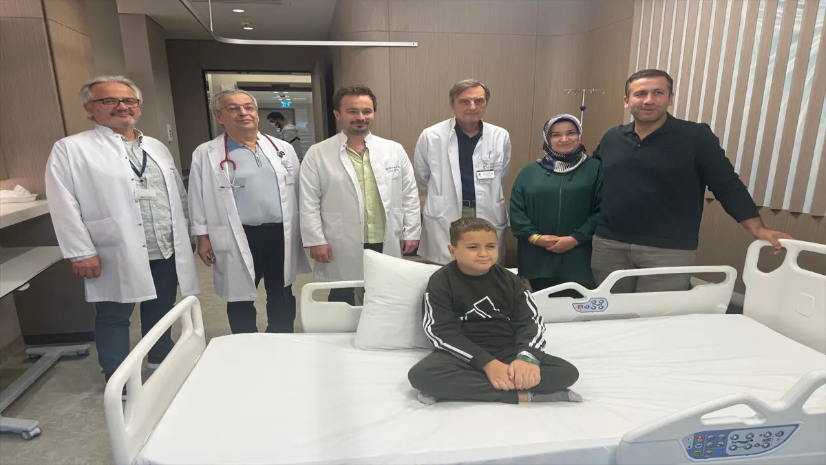11 yaşındaki Ömer Asaf, 9 yıl arayla ikinci kez böbrek nakli oldu görseli