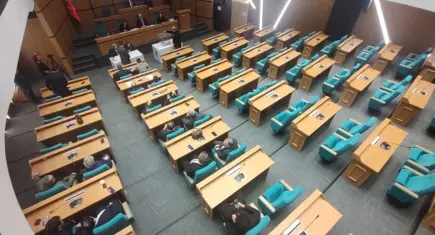 CHP ve YENİ Parti sandığa gitmedi: Üsküdar'da seçimi tek adayla AK Parti kazandı