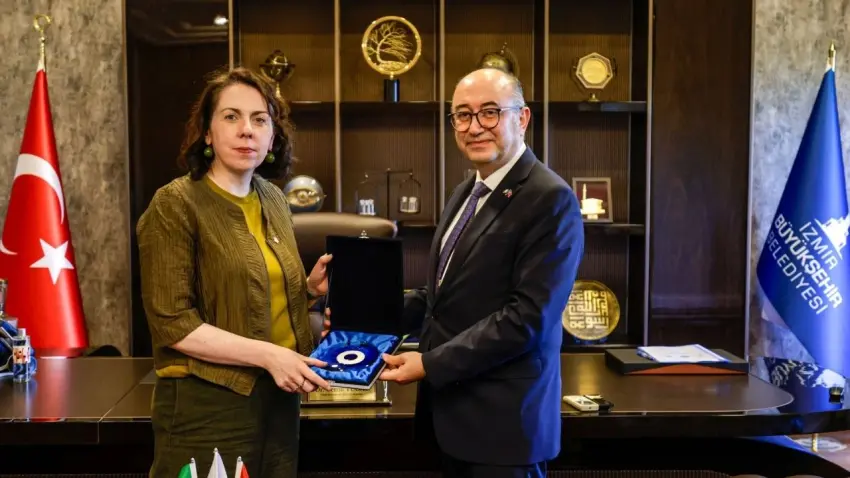 İrlanda Büyükelçisi Clare Brosnan’dan İzmir’e kritik ziyaret haberinin görseli