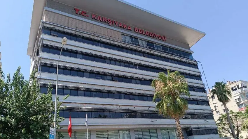 Karşıyaka Belediyesi’nden çöp açıklaması: 17 yeni kamyon hizmete alındı haberinin görseli