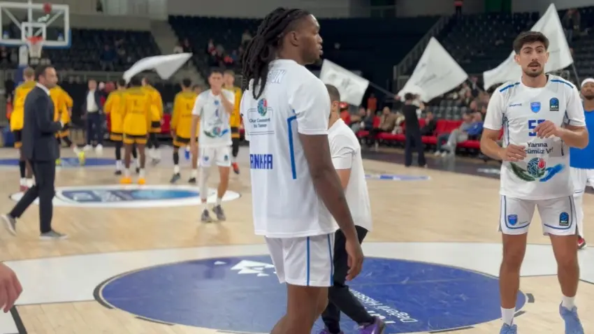 Türk Telekom’dan basketbol maçı öncesi geri dönüşümlü formalarla iklim farkındalığı - Fotoğraf 1