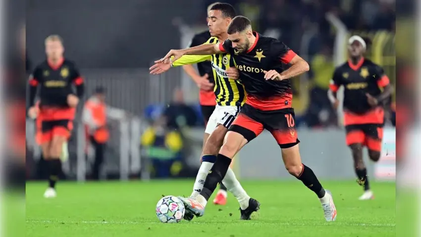Fenerbahçe Slavia Prag karşısında son dakikalarda gelen golle 3 puanı kaçırdı - Fotoğraf 2