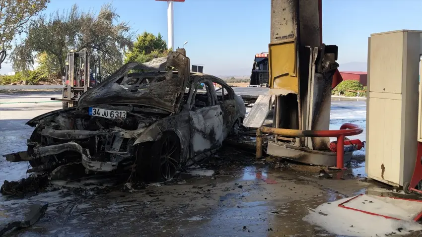 İzmir’de akaryakıt istasyonunda korkutan yangın: 2 yaralı - Fotoğraf 2