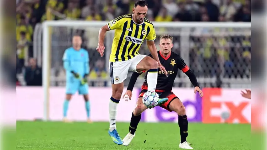Fenerbahçe Slavia Prag karşısında son dakikalarda gelen golle 3 puanı kaçırdı - Fotoğraf 1