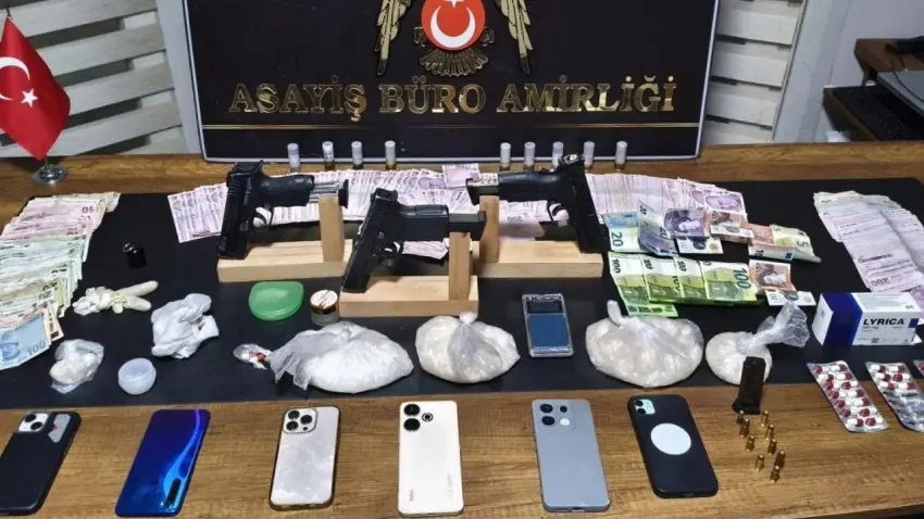 Menemen polisinden eş zamanlı baskın: 5 gözaltı haberinin görseli