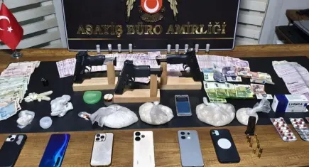 Menemen polisinden eş zamanlı baskın: 5 gözaltı