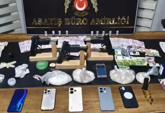 Menemen polisinden eş zamanlı baskın: 5 gözaltı